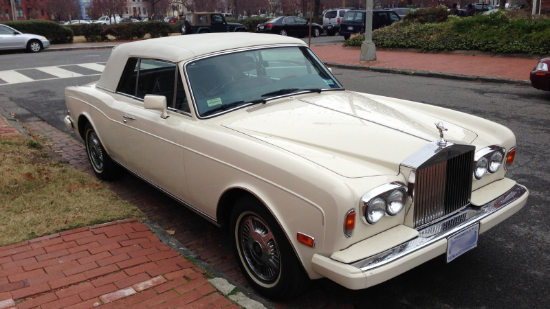 Illustration for article titled There's Nothing Corny About This Fancy Droptop Rolls-Royce Corniche